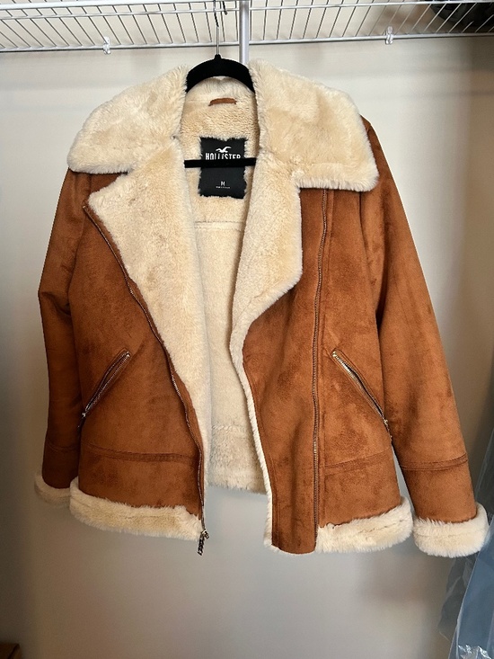 Hollister Jackets & Blazers - Like New Hollister Bomber Jacket